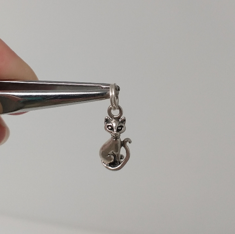 17.7g of 8 vintage sterling silver cat charms - Picture 8 of 8